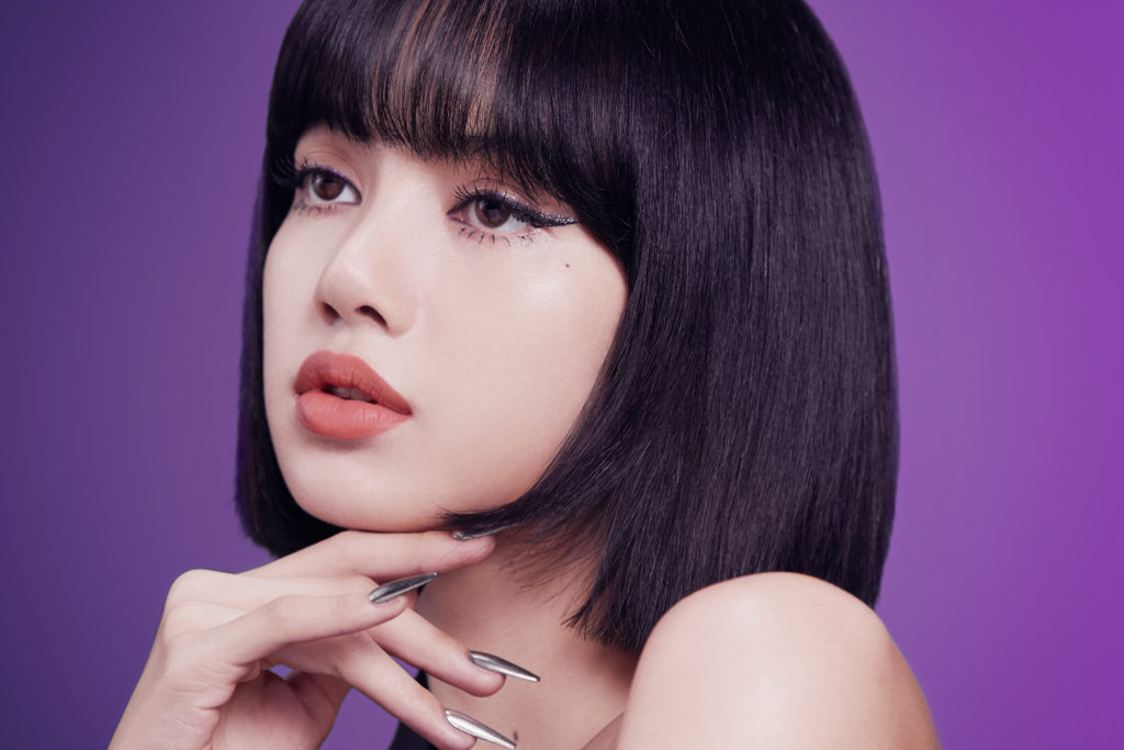 减掉30kg后这位21岁美国姑娘终于成为了韩国trot歌手