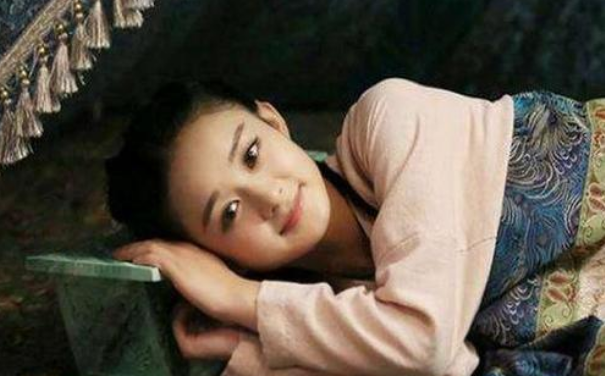 古代女子想要偷情，还必须得自带枕头？看看《