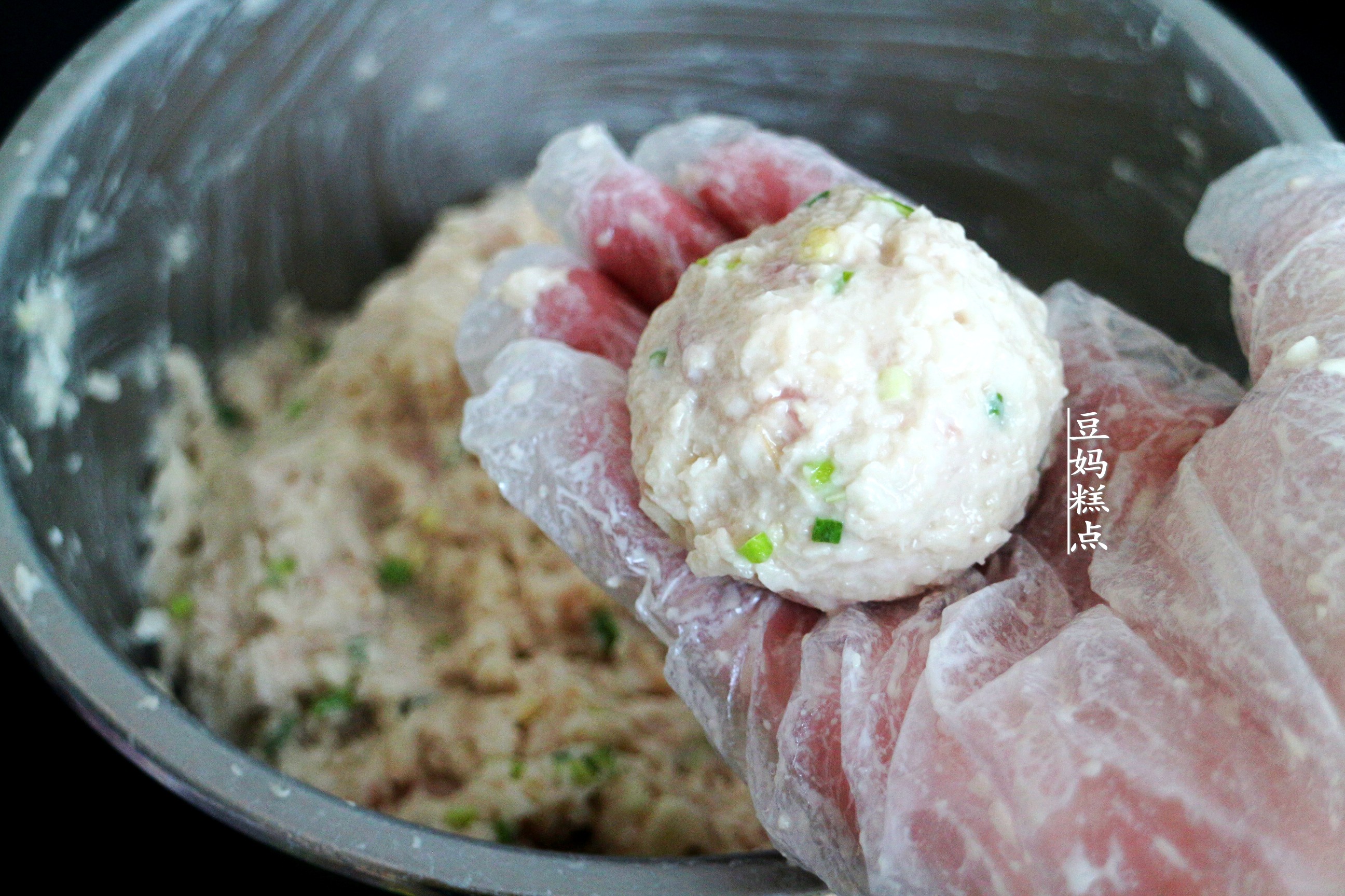 孩子超爱的，特色莲藕肉丸，不油炸，这做法健康不上火