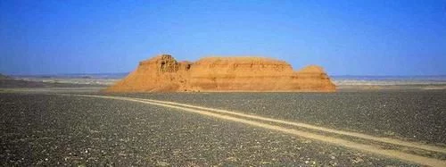 探险者冒死闯入“罗布泊”，只为捡石头，最贵