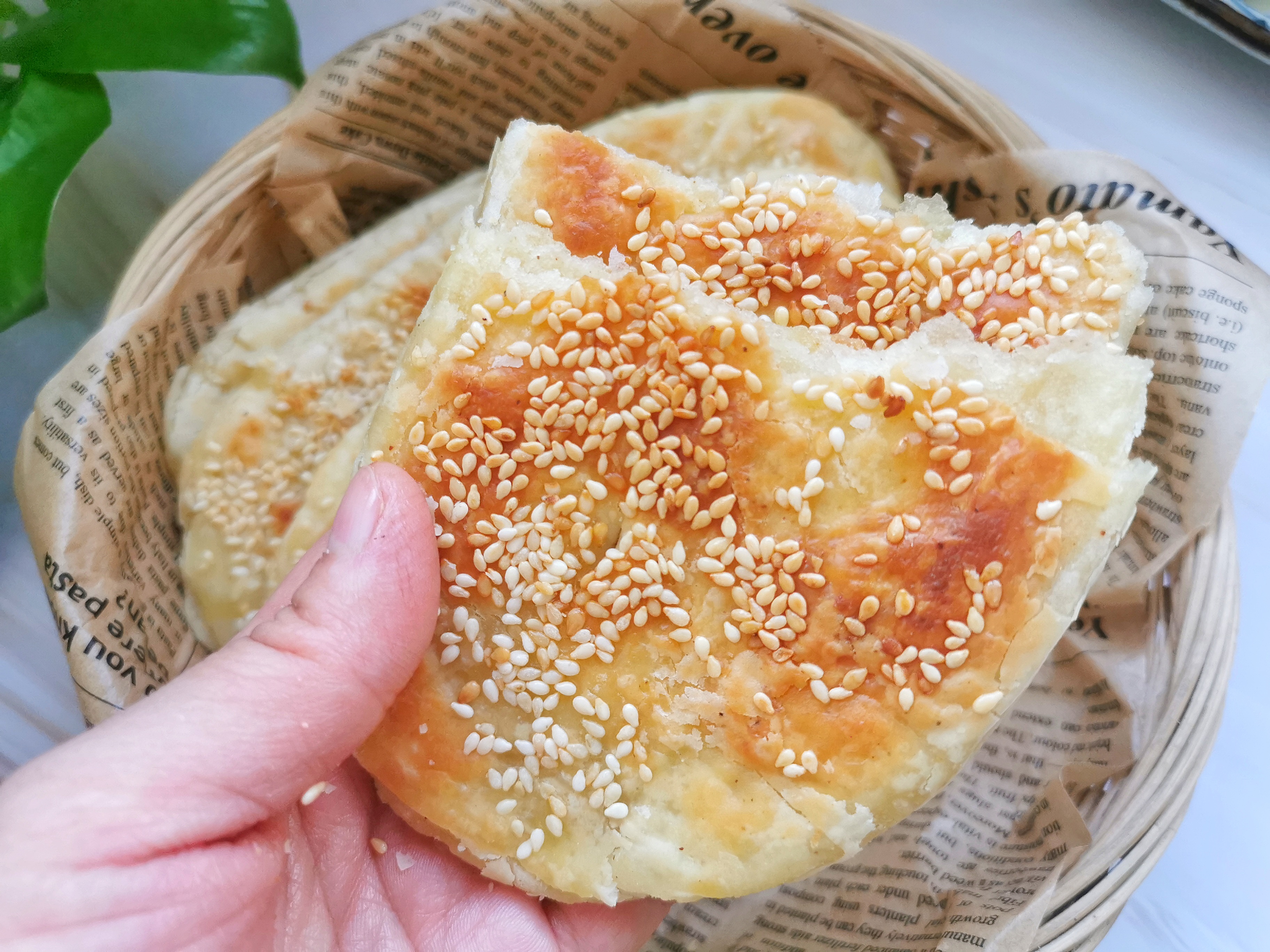 早餐迷上這燒餅，酥得掉渣兒，分享配方和做法，再也不用排隊買了
