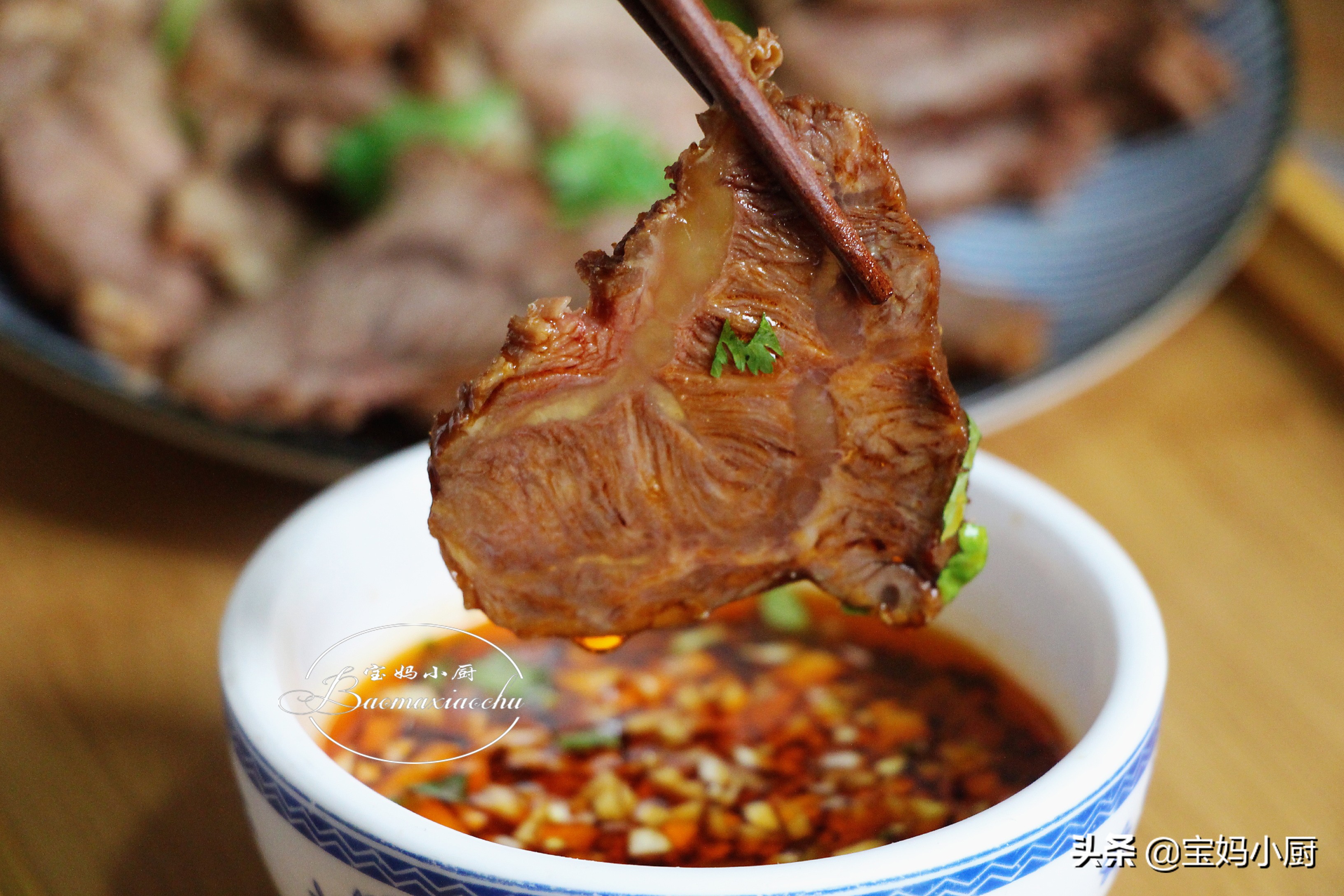很靠譜的醬牛肉做法，年夜飯上每年必備，用料家常，電飯煲就搞定