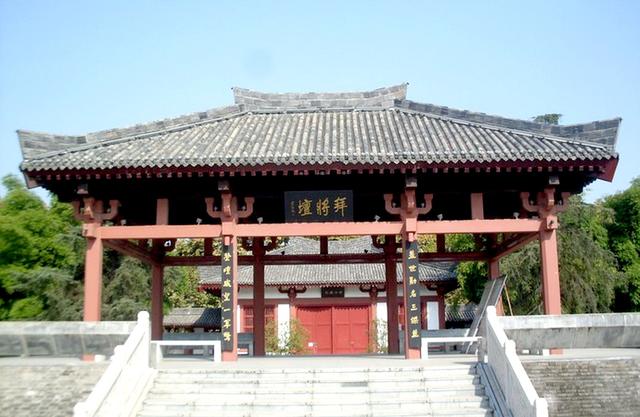 怪哉！分明是刘邦筑台拜将，咋就成了韩信拜将坛？