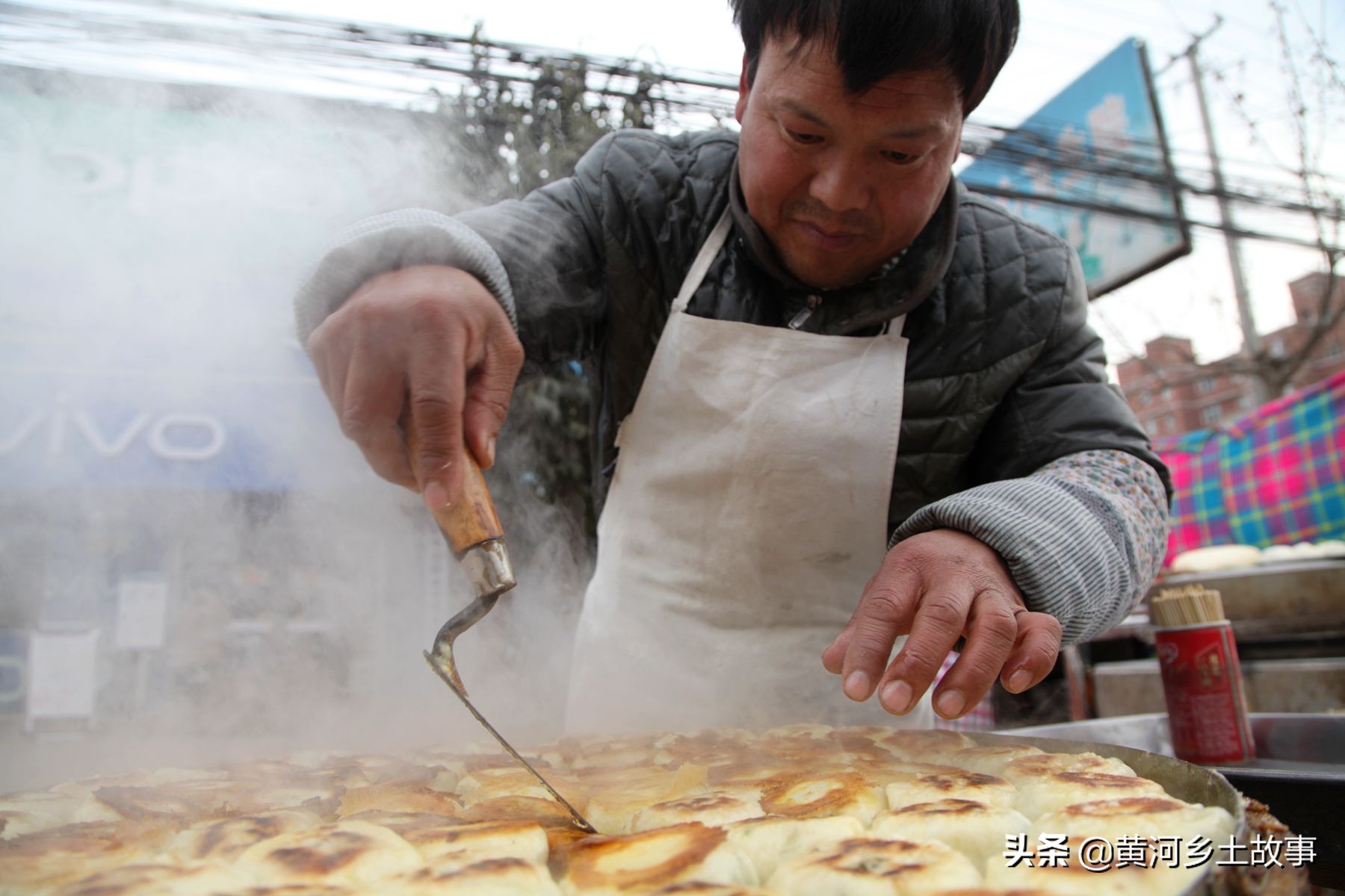 黄河边赶年集，10种传统美食小吃很诱人，你吃过几个？