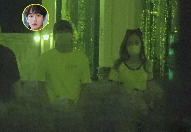 彭昱畅恋情曝光？女友疑是经纪人TUTU，两人深夜约会好亲昵