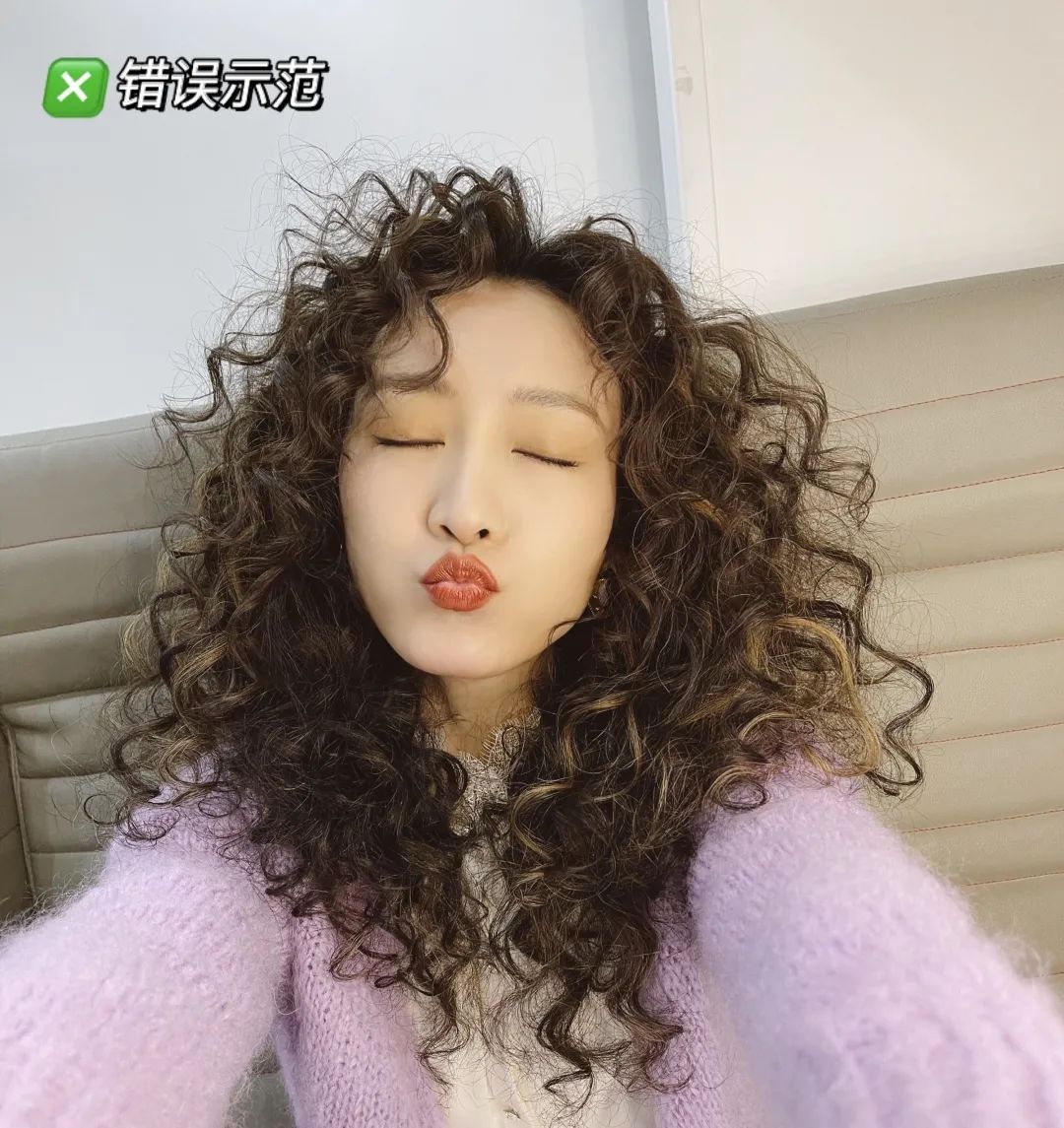 别再“披头散发”了！这4款冬季发型才够美够撩