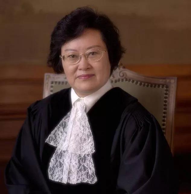 谁说女子不如男，中国又一位巾帼女英雄！