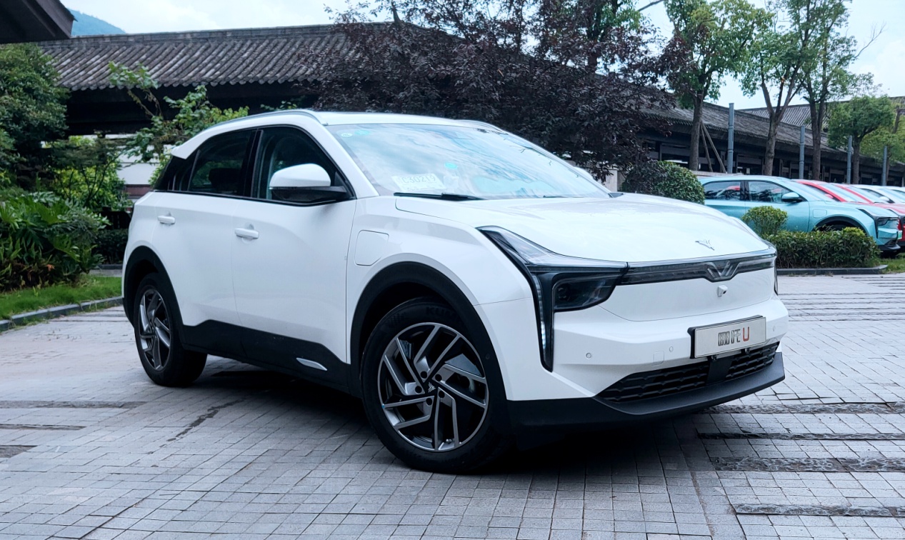 山城试驾哪吒U 动力够强才能后浪不止