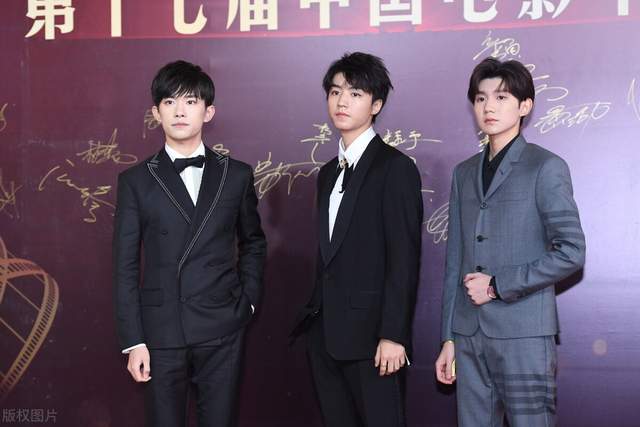 低学历爱豆的故事：光鲜亮丽的偶像，其实只是