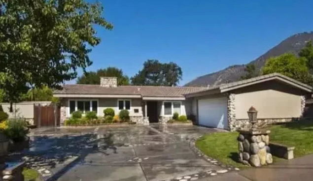 参观王宝强在美国的豪宅，粉色墙面配斑马床单