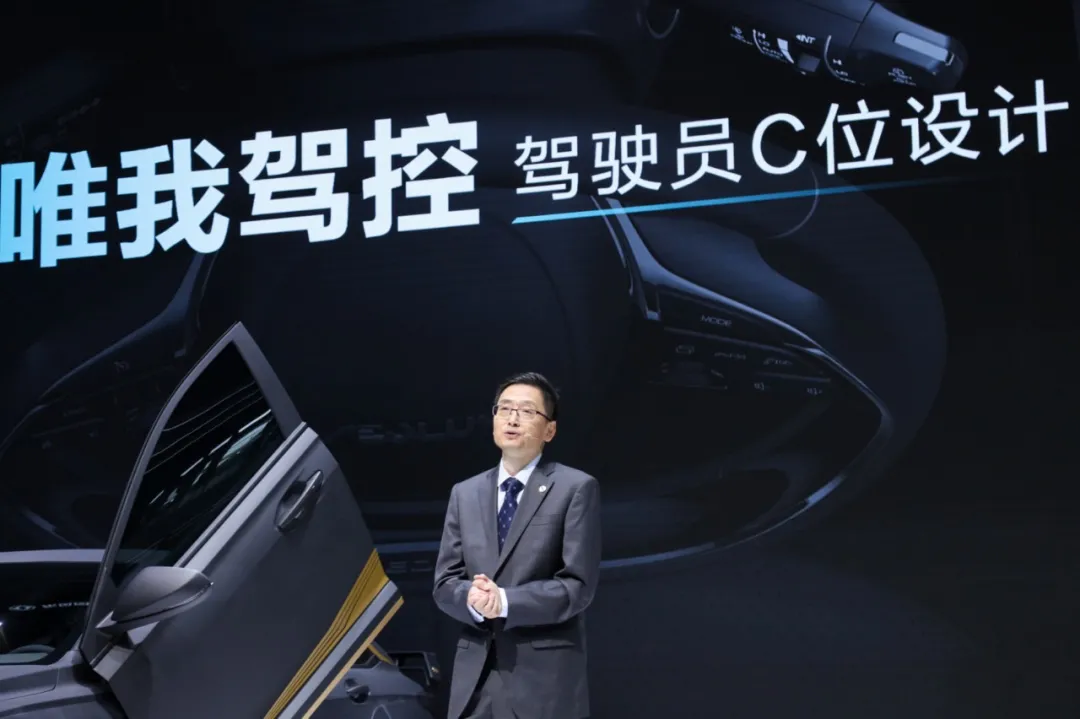 上海车展丨DSMA全新平台加持,东风风神奕炫MAX全球首秀