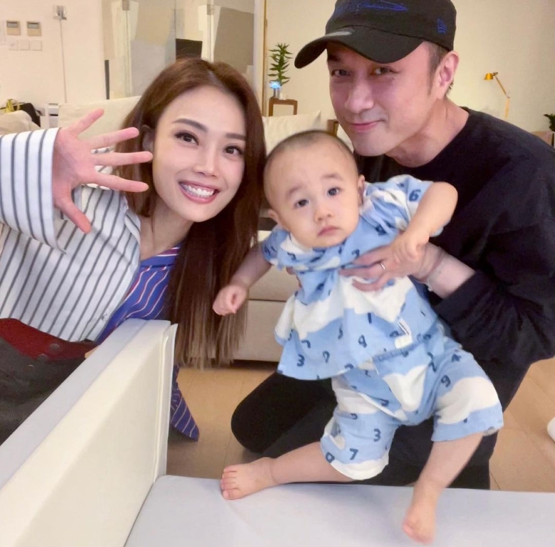 容祖儿晒合影，称古巨基是二十四孝爹地，为儿子健康一整年未出门