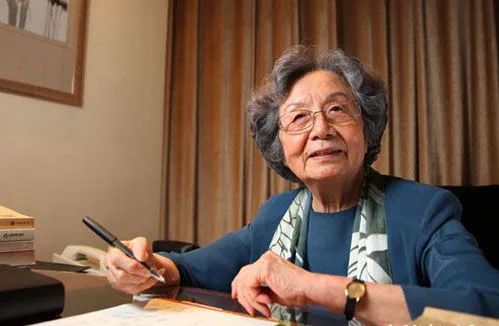 穿裙子的中国士大夫叶嘉莹：95岁裸捐3500万的低调“网红”