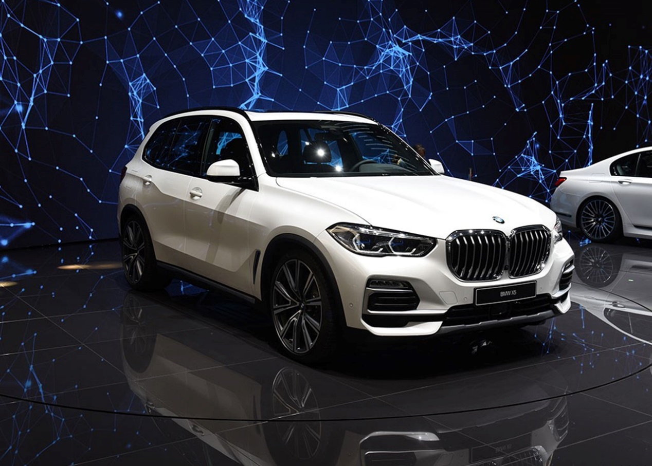 宝马X5 xDrive45，继新3系以后又一性能卓越混合动力车型，394ps