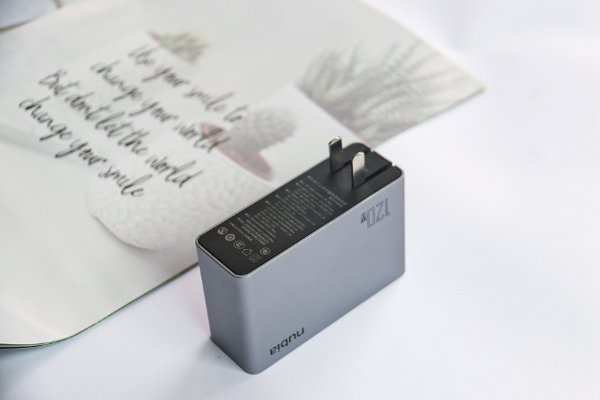 120W输出功率有多牛，一炷香时间元气满满，努比亚充电器实测