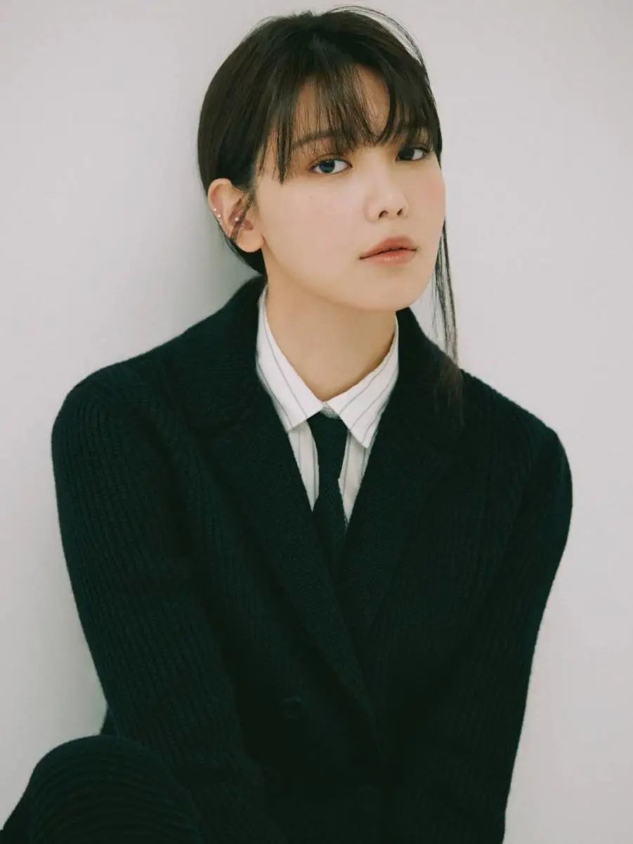 别再“披头散发”了！这4款冬季发型才够美够撩