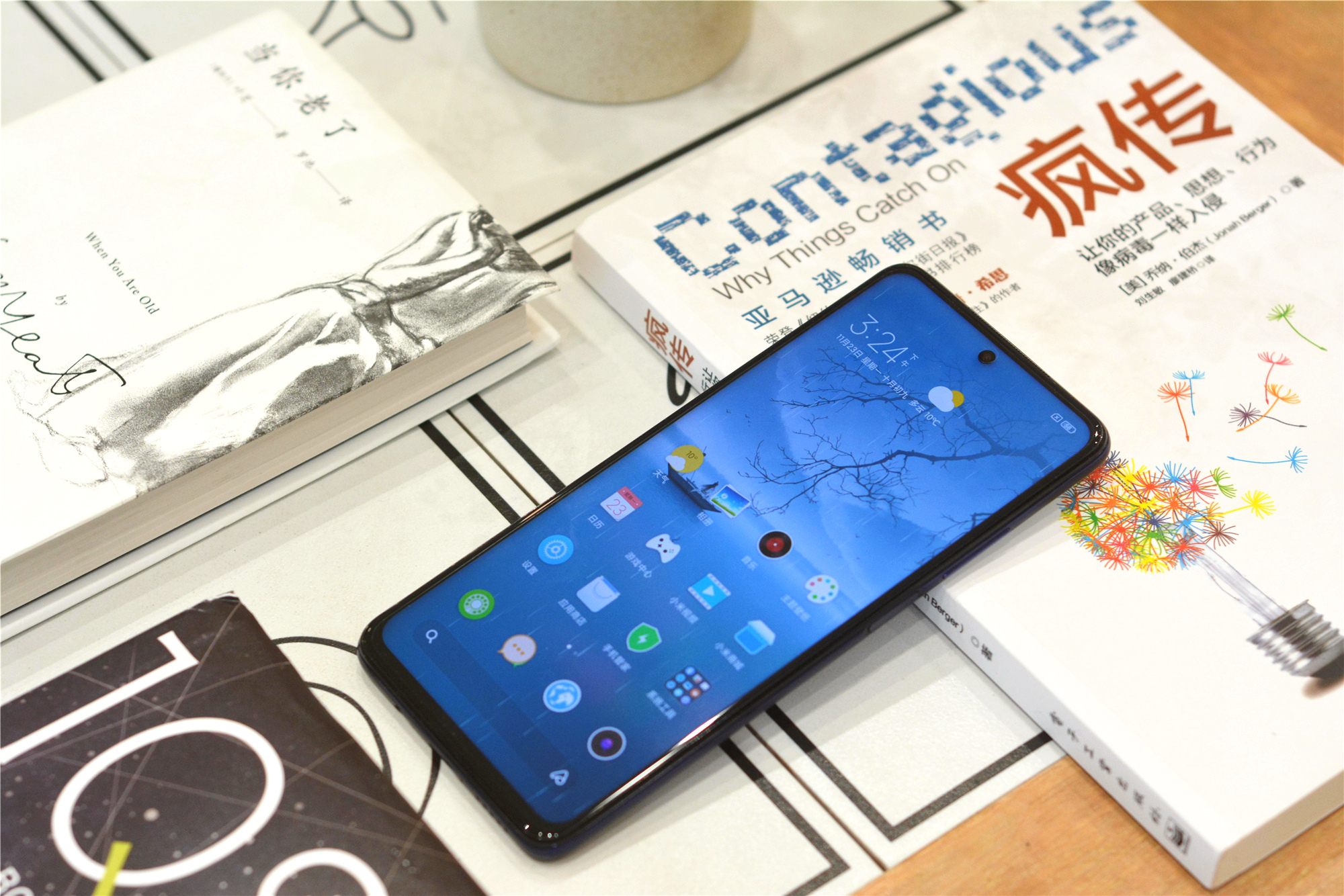 僅1759，一億像素+256GB，它給中端市場(chǎng)帶來(lái)了不小壓力