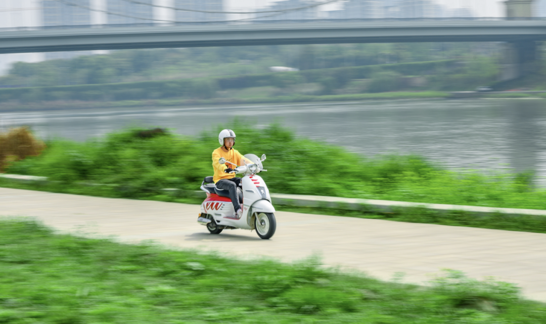 谁说踏板没灵魂？这几款不到两万的踏板摩托看了准心动