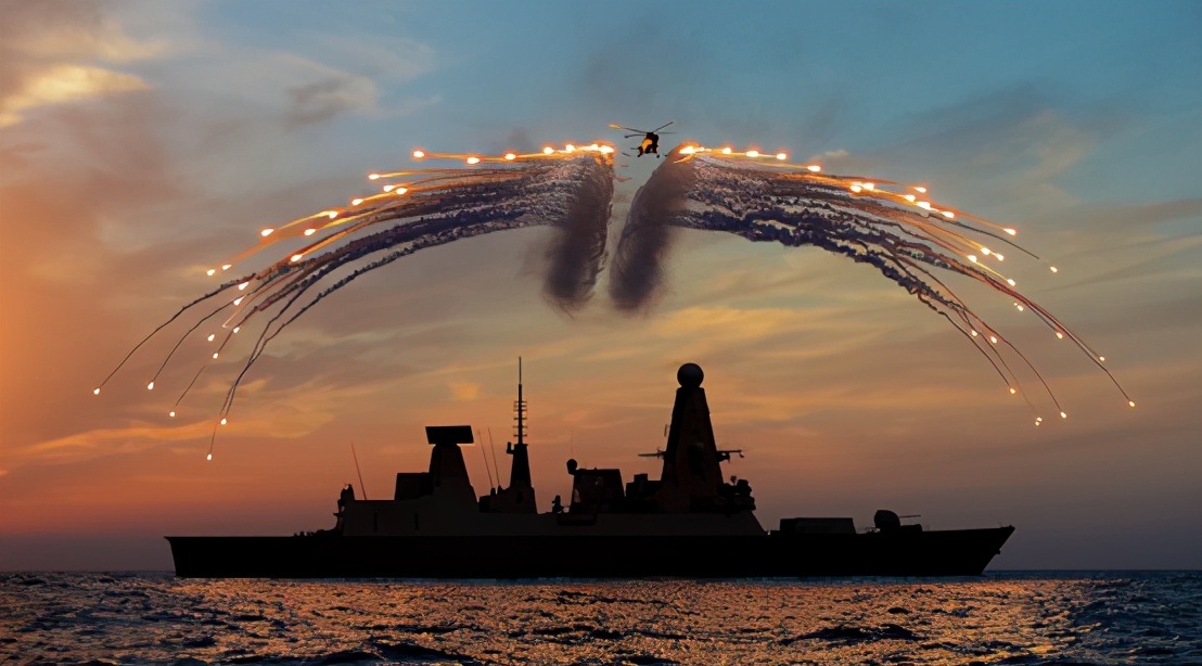 英國海軍的航母編隊要來了，真的厲害？ 網友：也就是嚇唬嚇唬小國