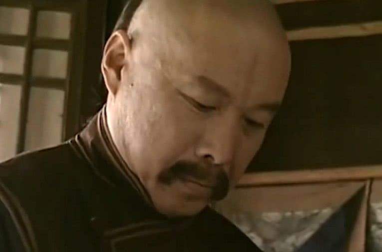 老爸是副总理，儿子当主席，最后被枪毙