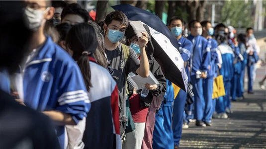 2021年高考作文上热搜：理想、家国情怀、可为与有为是关键词