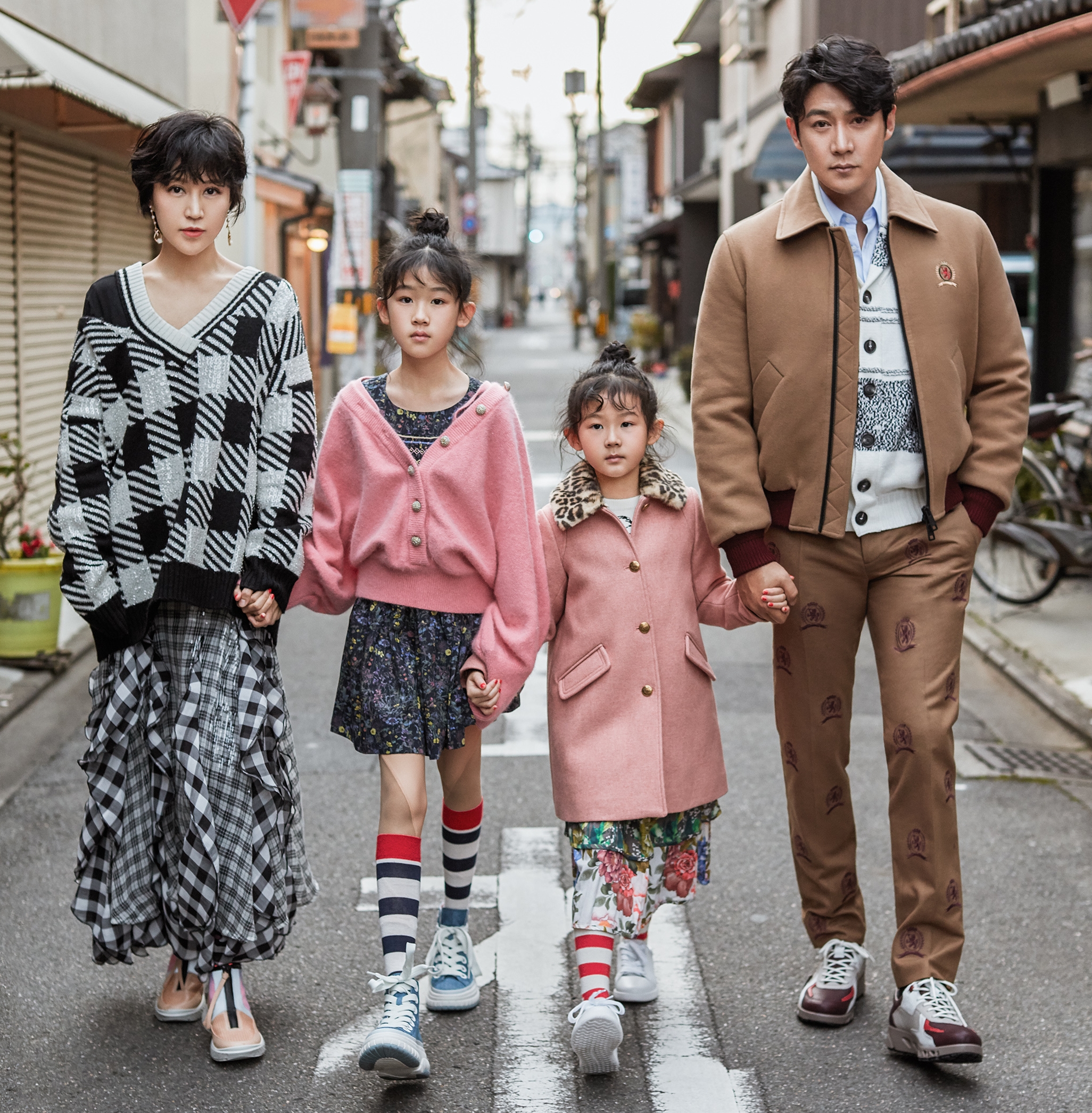 陸毅為12歲女兒慶生，貝兒蛋糕前許願，恬靜美好高顏值堪比校花