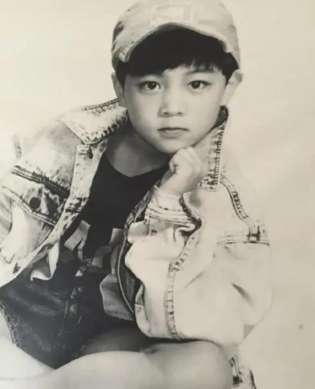 “三毛”长大了！8岁成名，14岁秃顶，34岁变帅哥