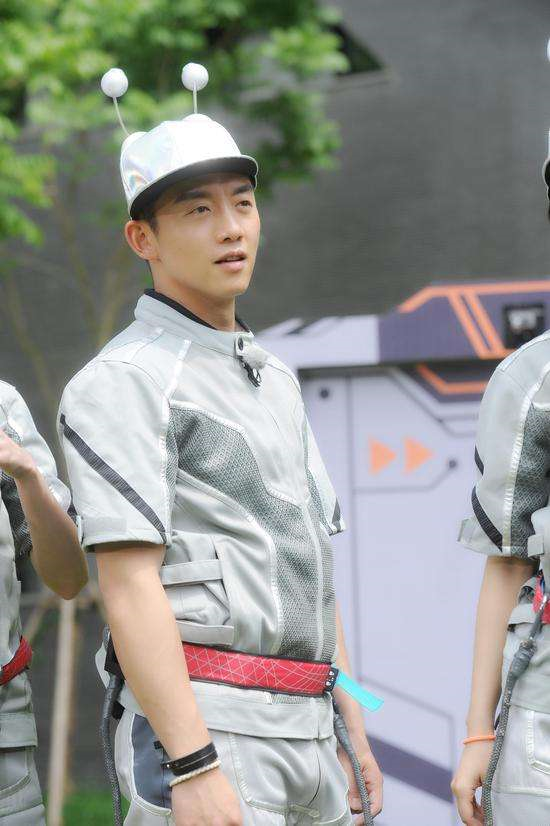 Baby、郑恺、李晨成“钉子户”，他们为何不敢放