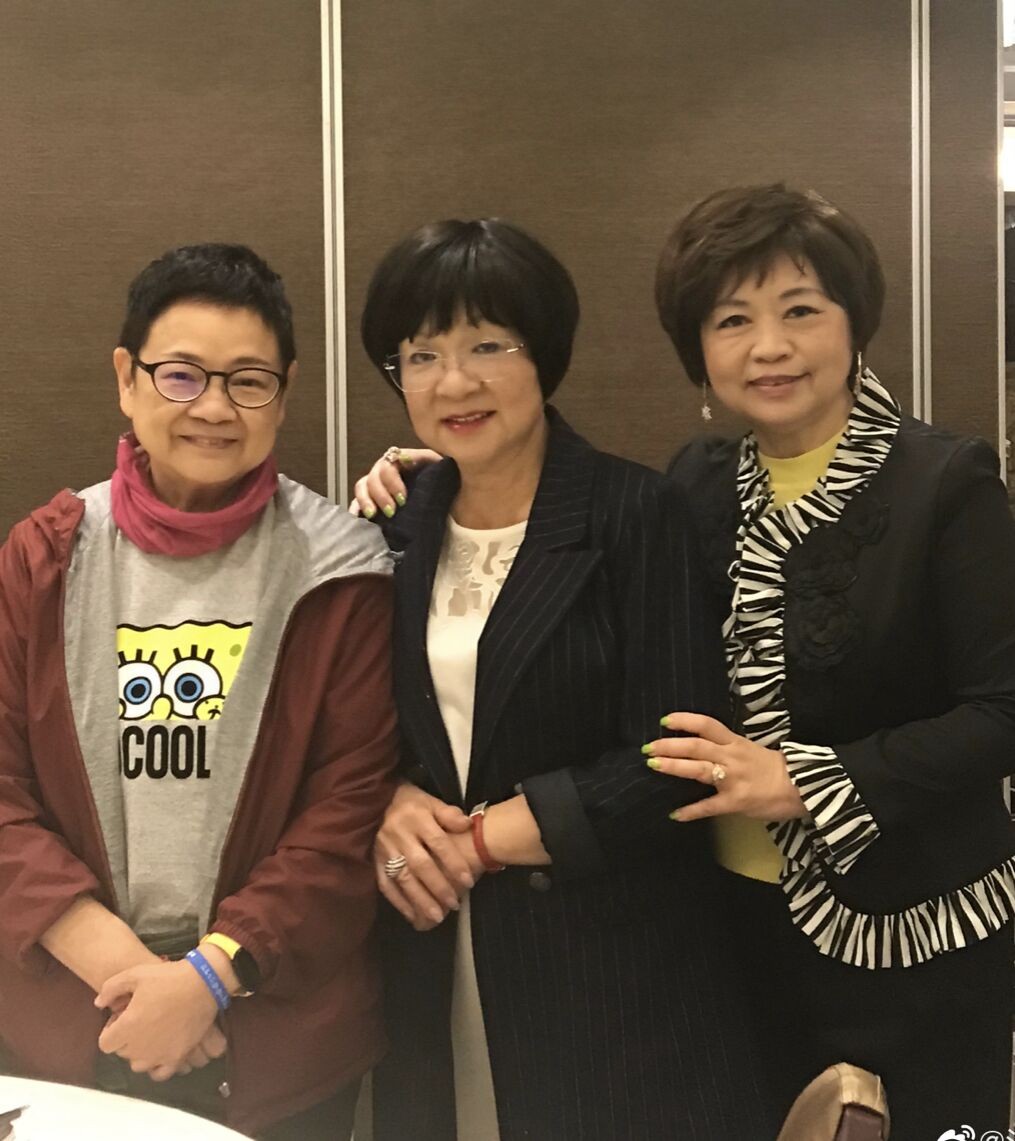 古天乐帮娜扎整理头发，女方表情一脸娇羞，两人差22岁演情侣