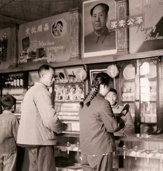 老照片：70年代的中国餐馆，太珍贵了！