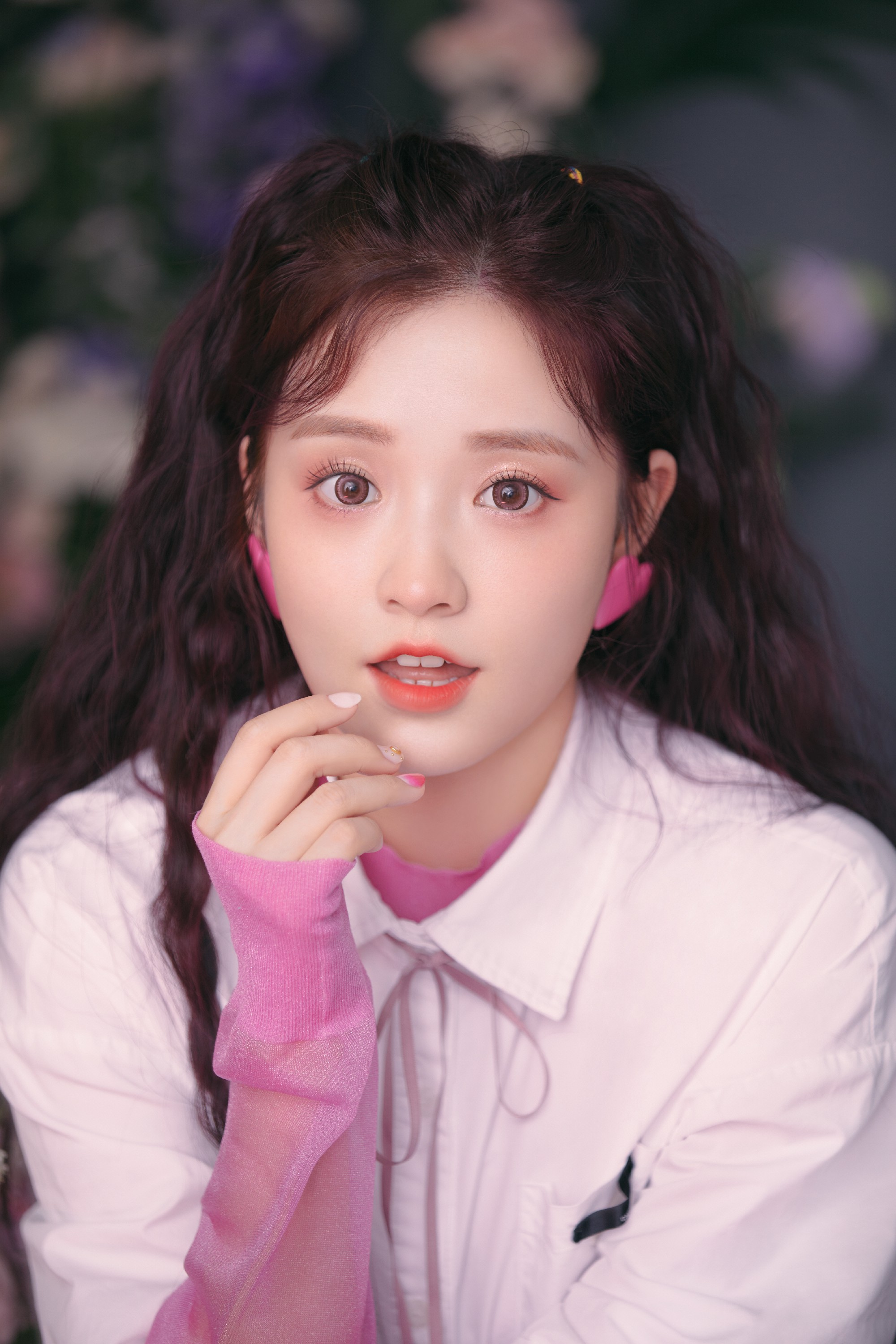 張楚寒新歌《Bunny》首發(fā) 挑戰(zhàn)“一人成團”青創(chuàng)姐妹助力