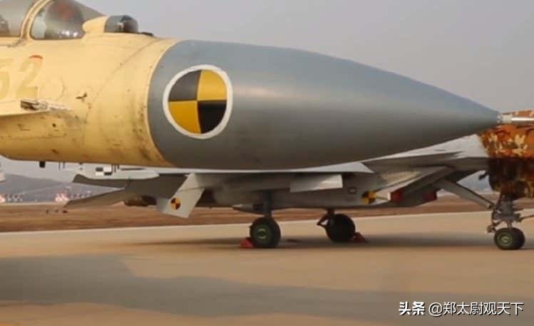 ����J-15�ع⣬����2�ܣ���ý���з���ĸӋ���lչ�ٶ��@��