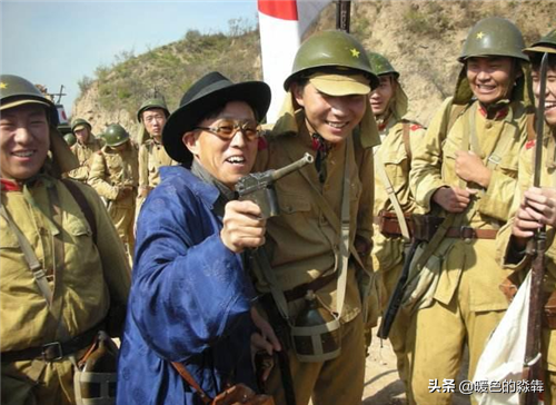 他当了50年汉奸，捐给日军40架飞机，还被日本写入教科书