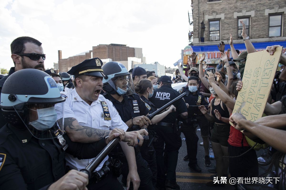 美国警察的\"好日子\"要结束了？