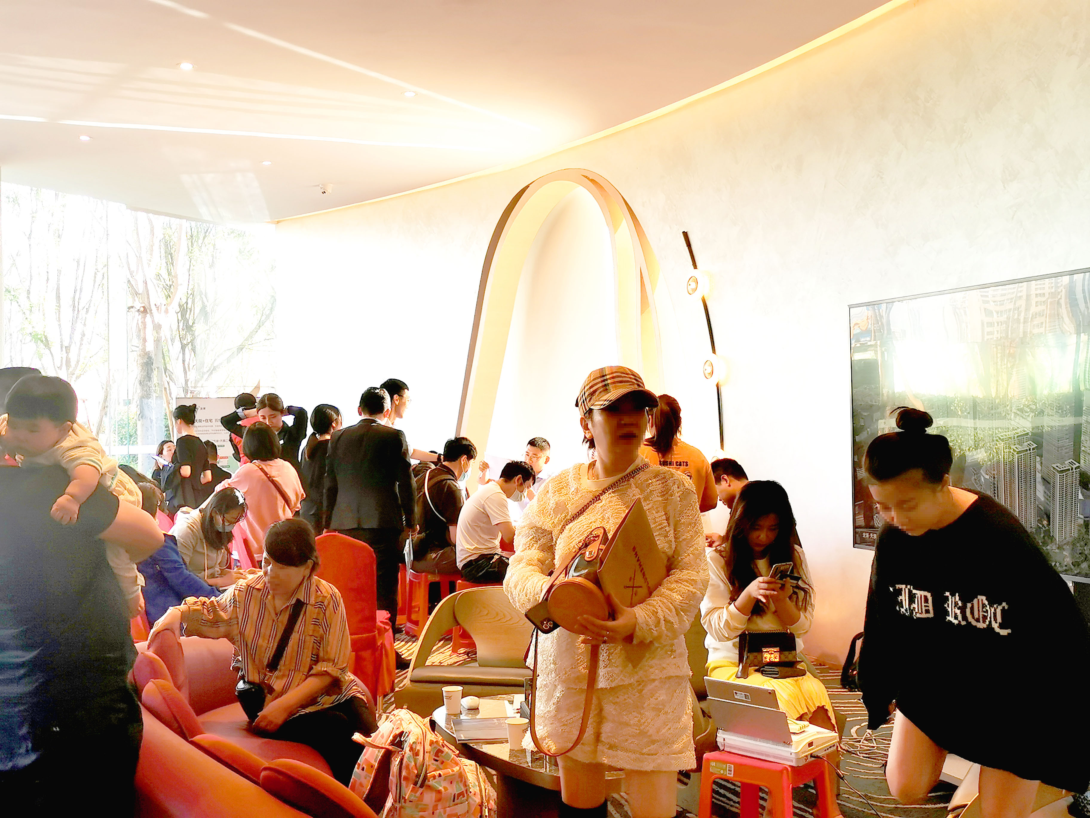 这个“十一”长假，昆明某售楼部居然成了热门景点？