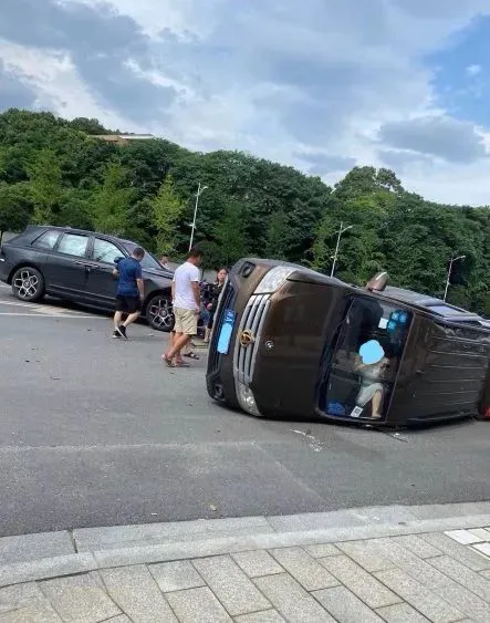 被撞库里南维修费超200万，你的三责险还够用吗