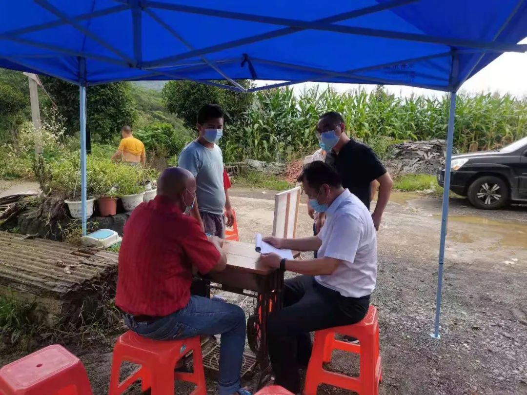​新晃人大：把忠诚履职书写在抗疫一线