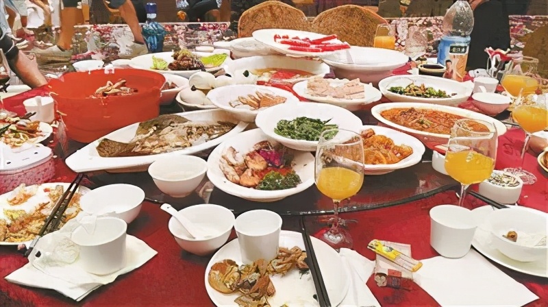 請人喝酒吃飯，這樣做才情商高