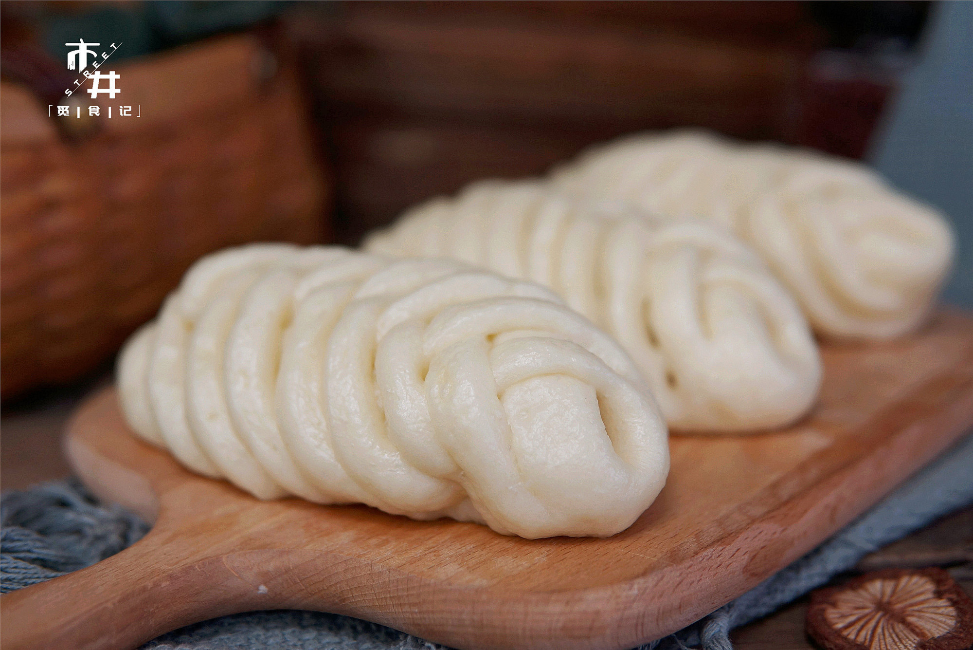 Recently, I have become fascinated by steamed buns like this, just cut a few cuts, it’s softer and more delicious, children love it.