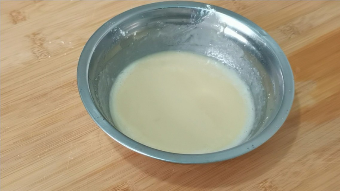 芝麻酥饼在家简单做，外酥里软又香甜，不用烤箱也可以酥得掉渣