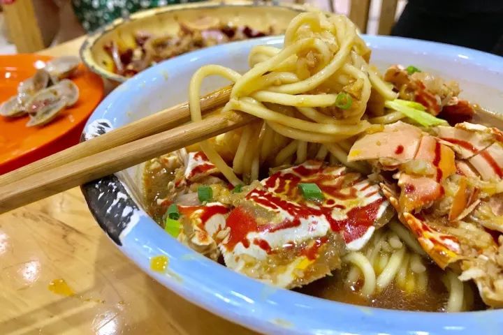 成都祥和里这条600米的美食巷子，要带5个胃才敢去吃