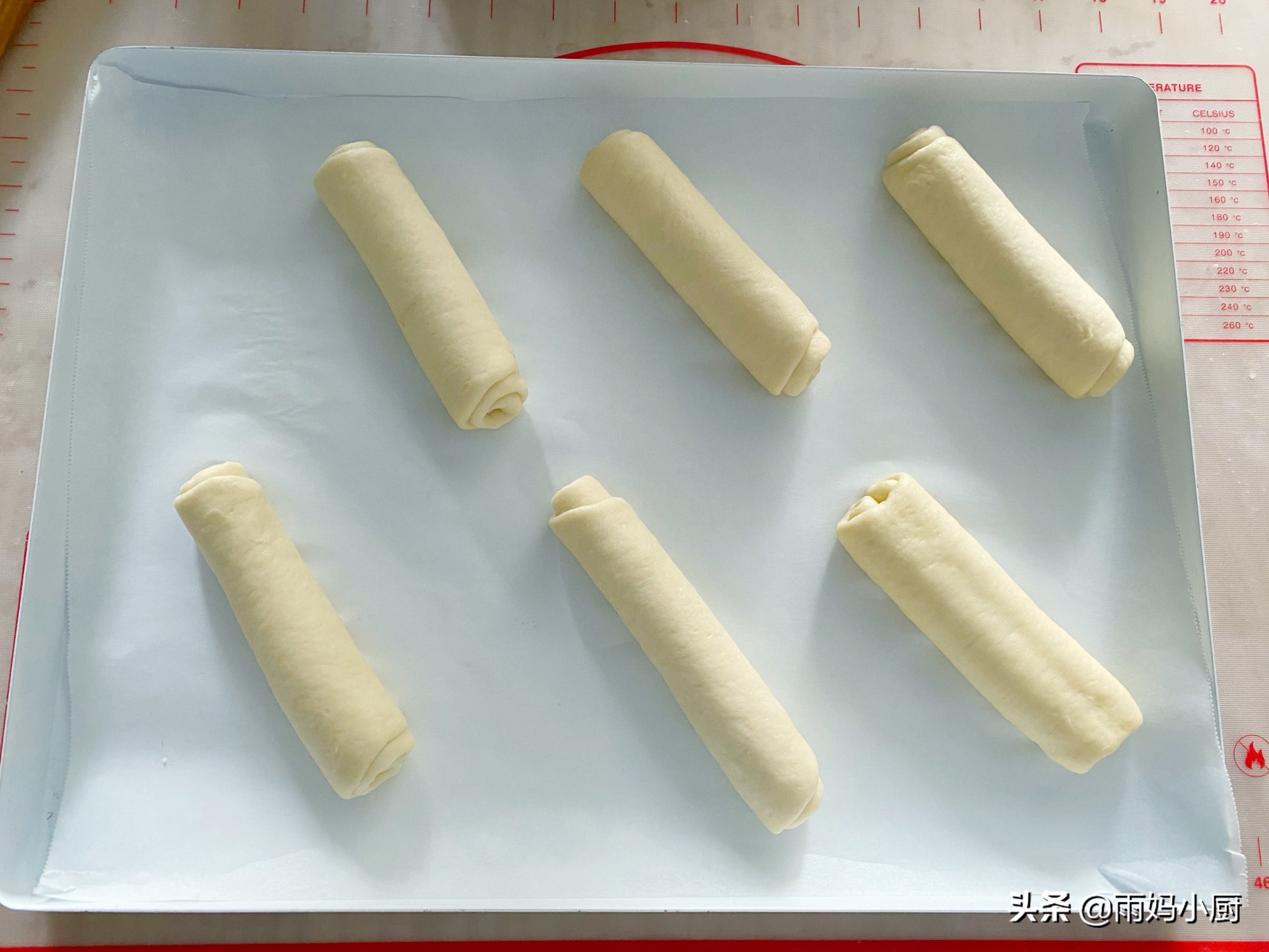 烘焙新手入門必做的小麵包，鬆軟細膩又美味，放三天也不硬