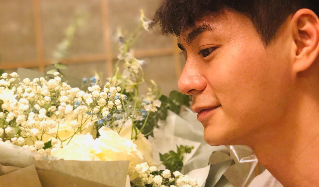 杨怡晒41岁生日照，与罗仲谦共同庆生，夫妻俩生日只差两天