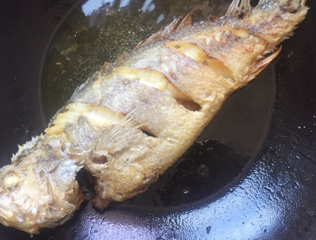 图片[3]-红烧鱼的做法步骤图 肉质嫩滑不腥-起舞食谱网