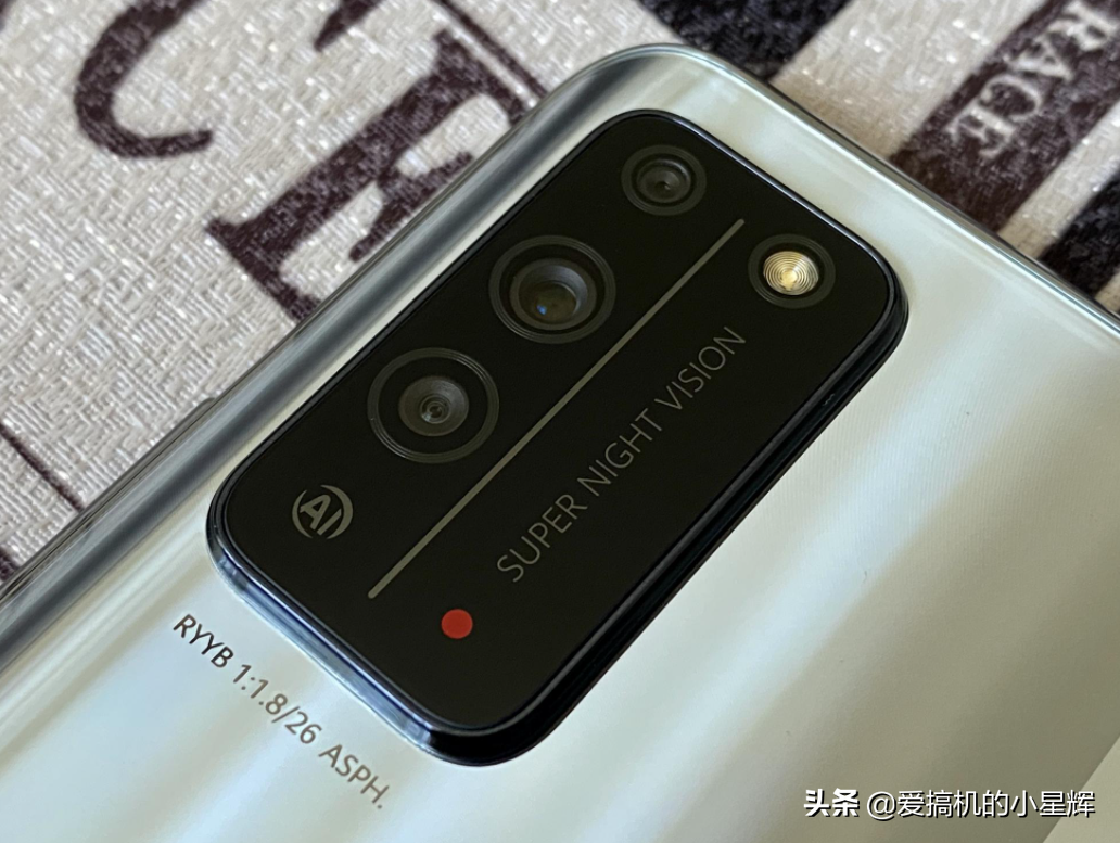 荣耀X10有货了，麒麟芯片+真全面屏+128GB，网友纠