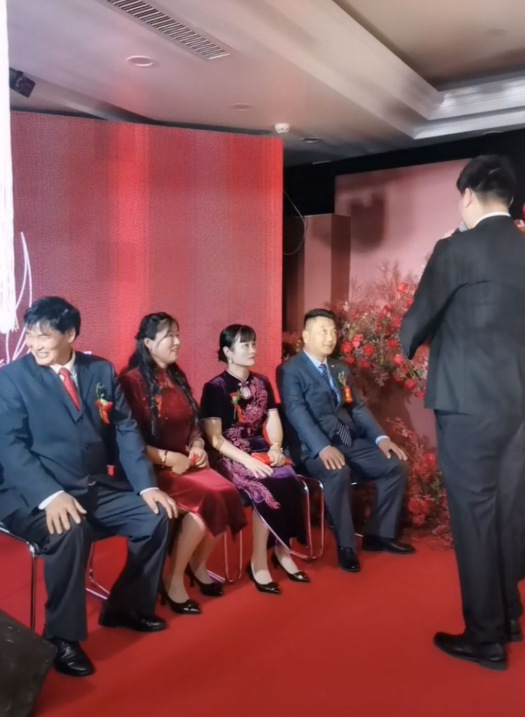 ֱ�����¸���ӻ����ֳ��ӵ��������񣬶��Ӿ�����֮���Ҹ�͵Ц