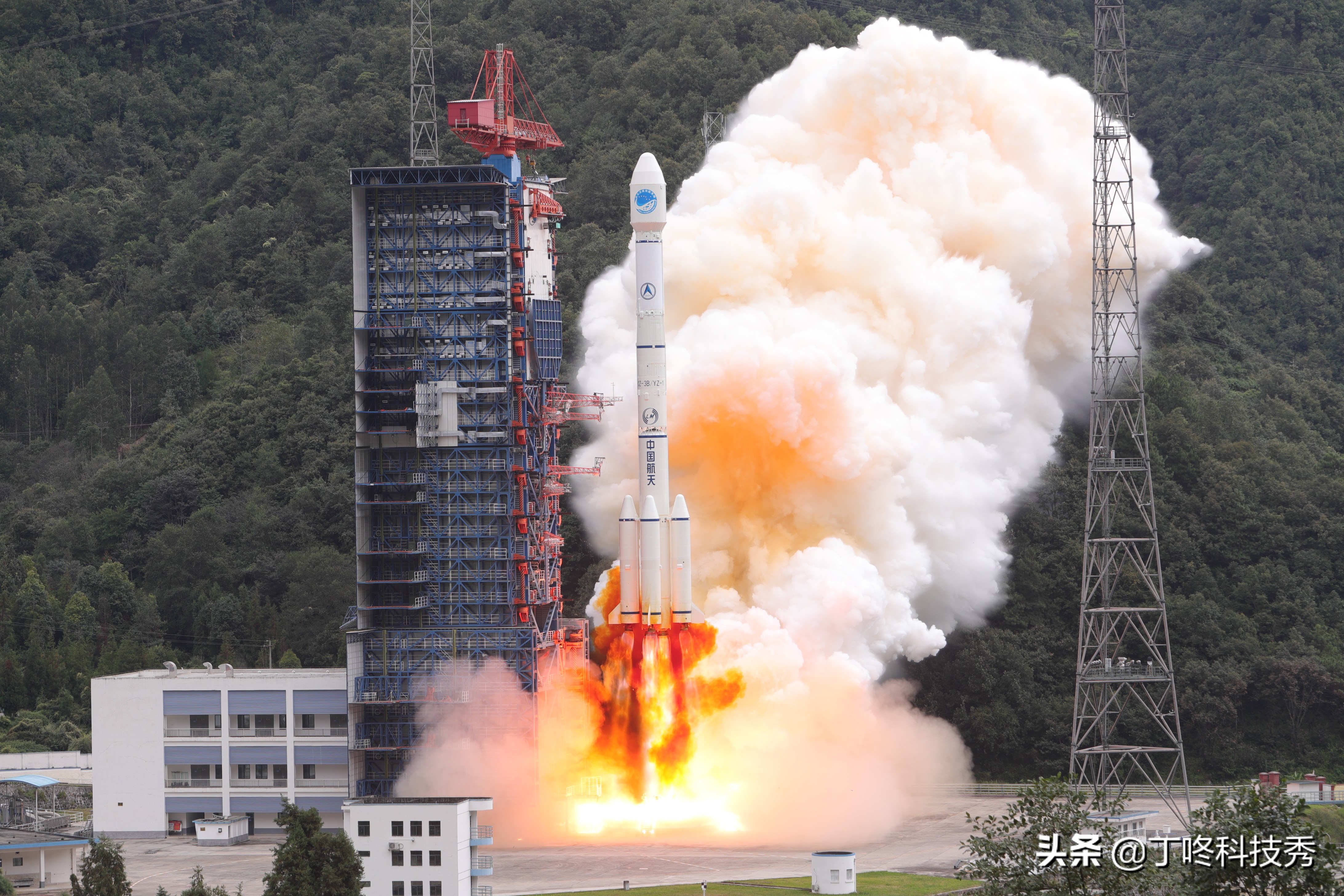 北斗发射计划为何推迟？同一天美国发生断网，