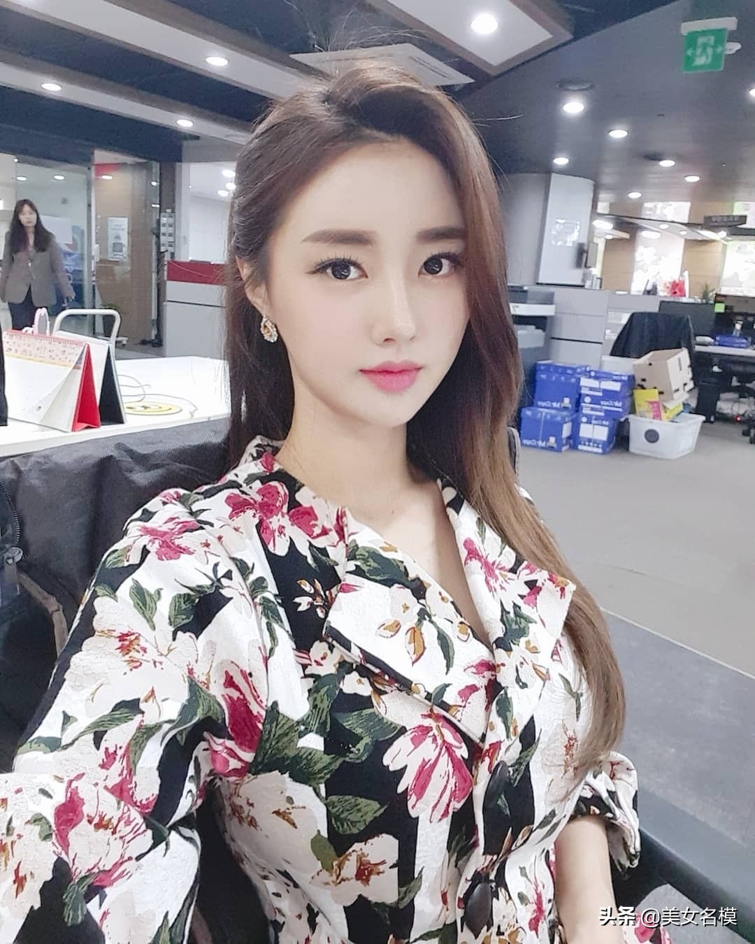 韓國美女天氣預報員𝑀𝒾𝒩𝒶 𝐻𝓌𝒶𝓃𝑔