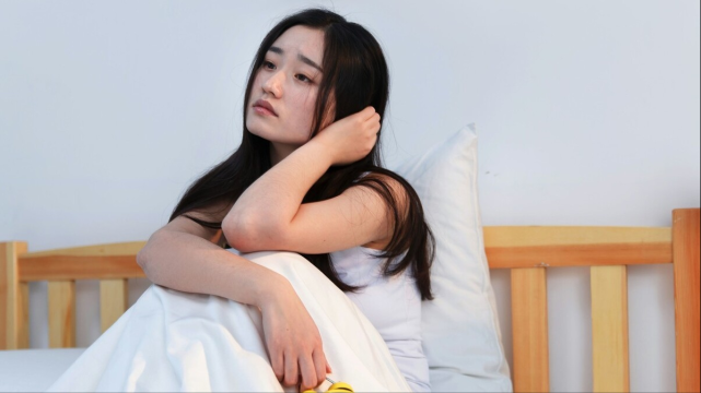 肝脏不好时，身体会出现5个特征，别视而不见，出现一个就要注意