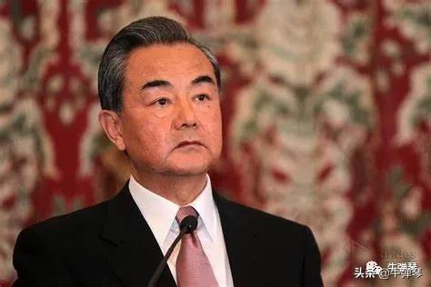 关键时刻,中日外长通了个电话,这些话很不客